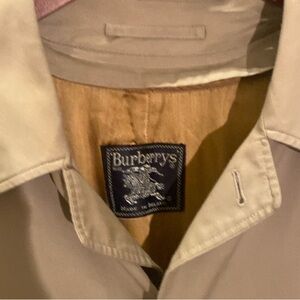COPY - EUC. Luxury Classic Burberry 🧥Coat (unisex)